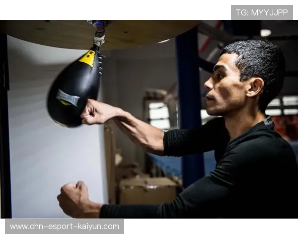 邹市明加入专项核心训练，提升抗打能力